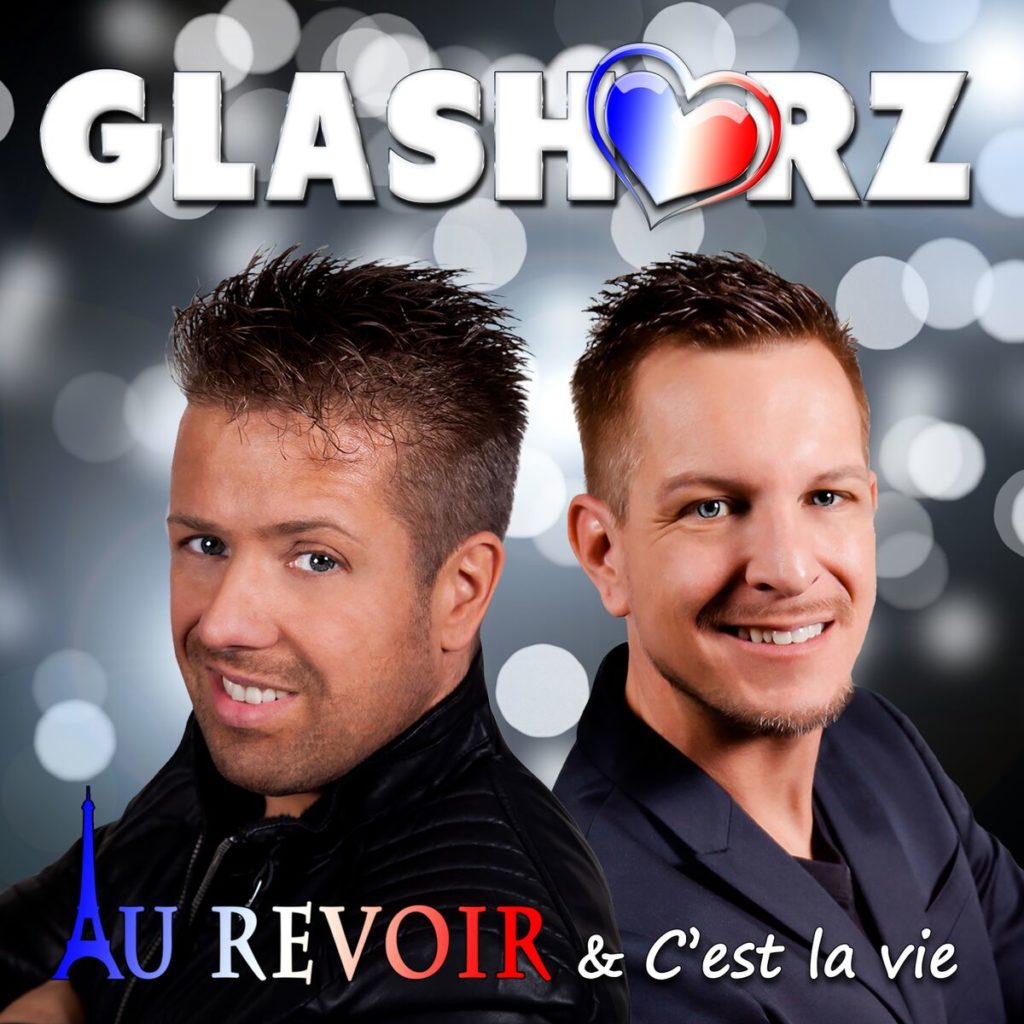 Nach langem Warten kommt mit „Au revoir & C’est la vie“ nun endlich der langersehnte neue Song von dem Erfolgsduo GLASHERZ