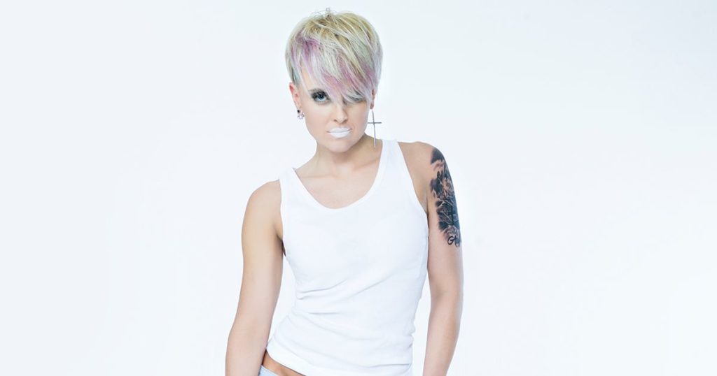 Hannah lädt mit ihrer neuen Single „Mama“ zum Tanzen ein