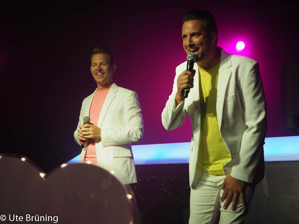 Neon Party zum neuen Album „Verrückt nach Liebe“ und Charteinstieg